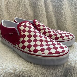 NWOT Vans red and white checkered size 9w